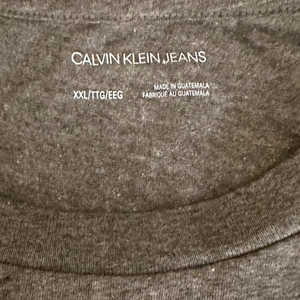 Calvin Klein Tee - Picture 3 of 3